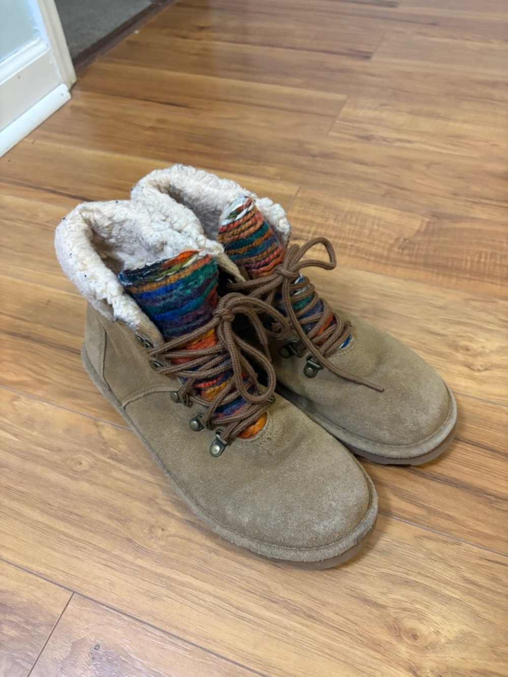 Bearpaw Suede Boots Women’s 10 Brown Sherpa Lined Lace Up Cozy Winter Boots